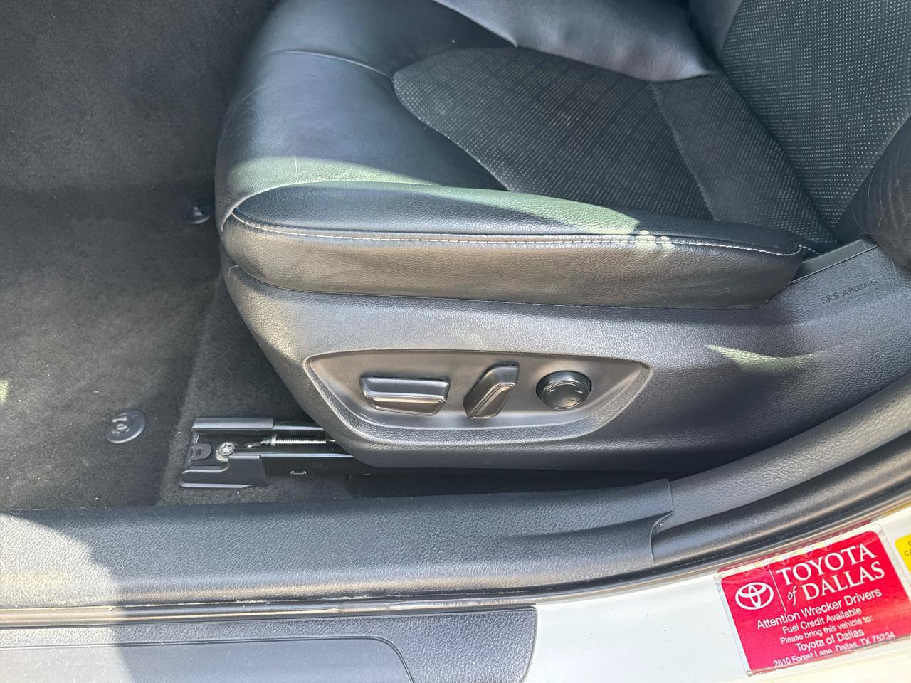 Used 2020 Toyota Camry XSE FWD image 11