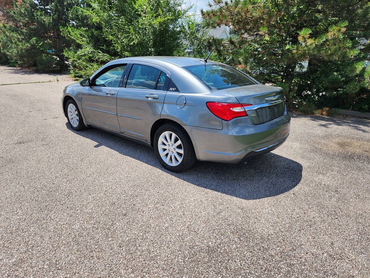 Used 2012 Chrysler 200 Touring FWD image 14
