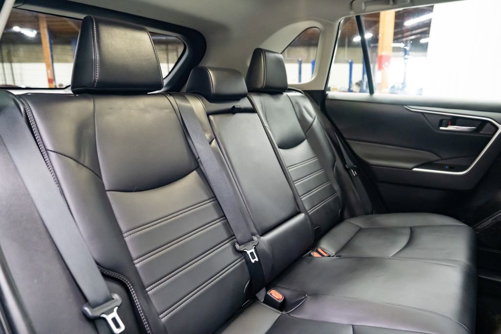 Used 2022 Toyota RAV4 XLE Premium AWD/4WD image 30