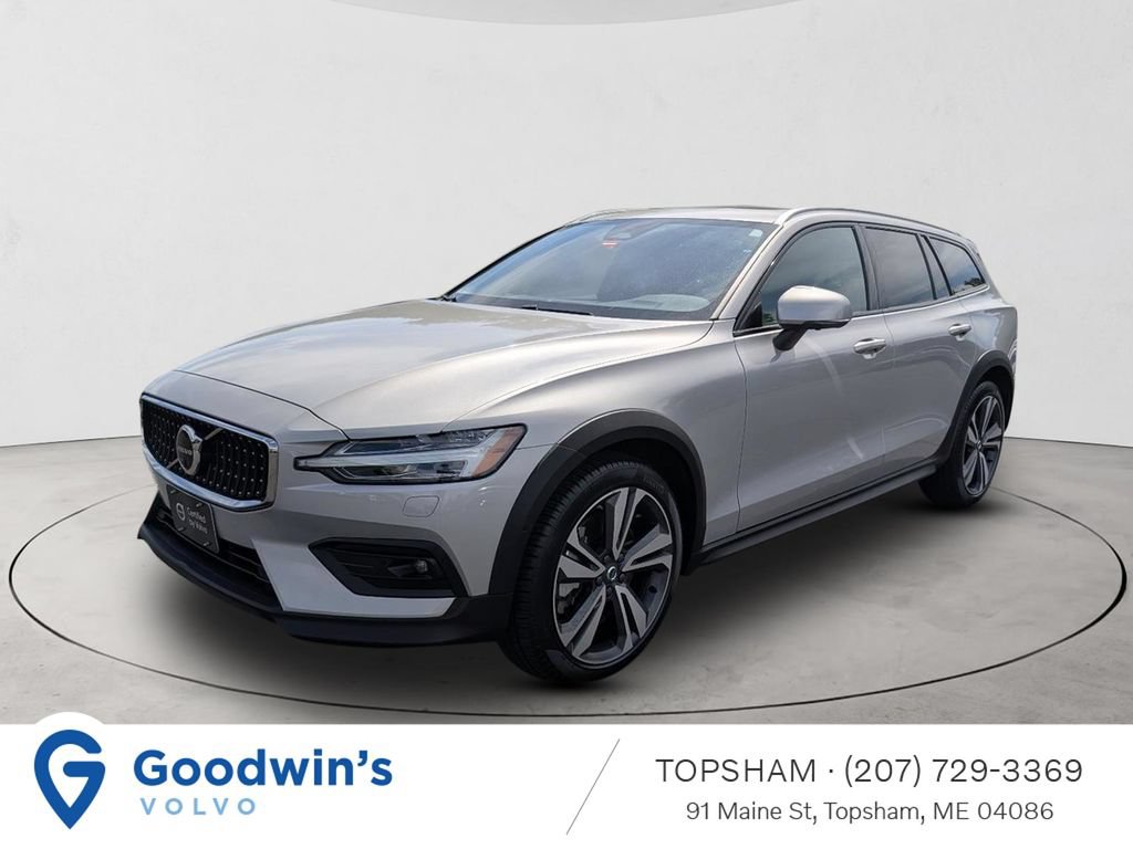 Certified 2025 Volvo V60 B5 Cross Country Plus AWD/4WD image 1