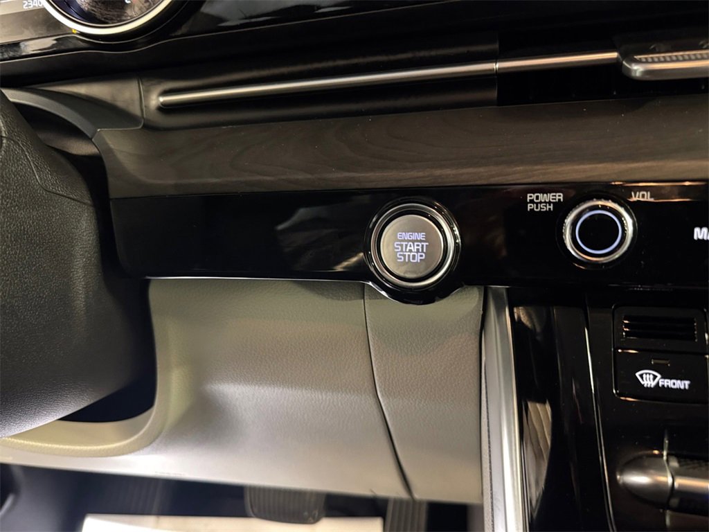 Certified 2024 Kia Carnival EX image 29