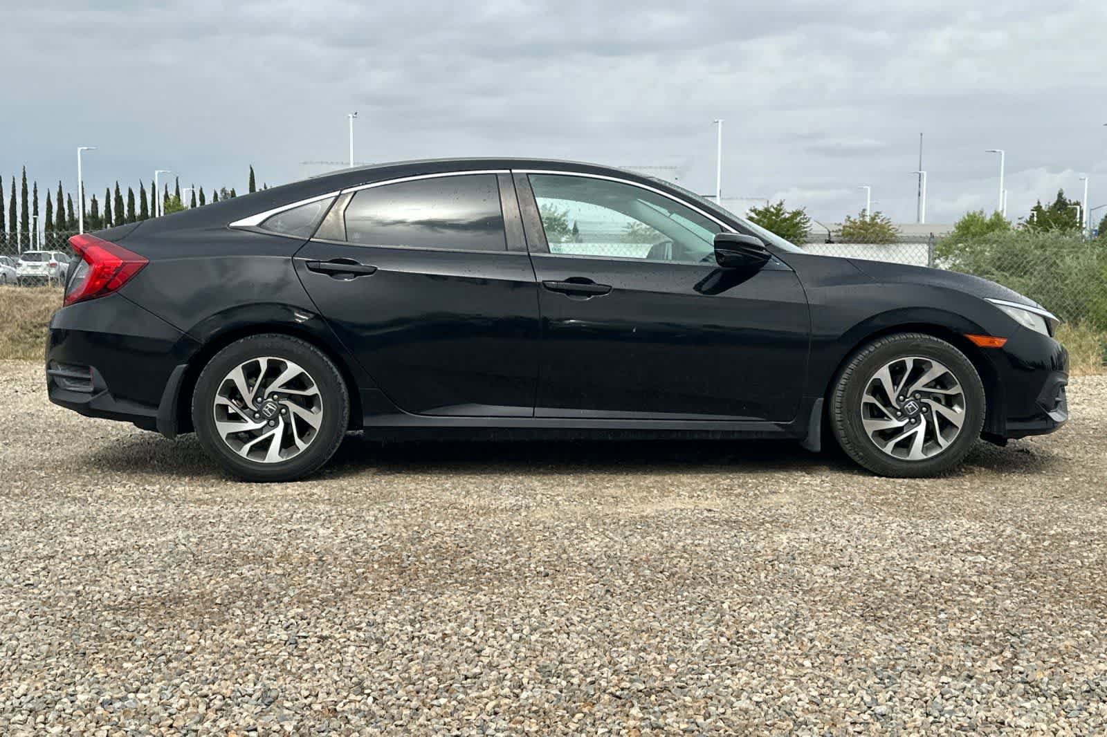 Used 2016 Honda Civic EX image 9