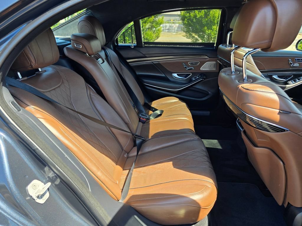 Used 2018 Mercedes-Benz S 560 Sedan w/ Premium Package image 20