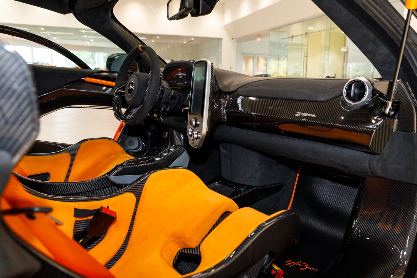 Used 2019 McLaren Senna RWD image 66