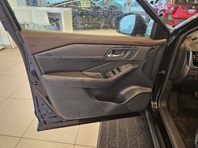 Certified 2023 Nissan Rogue SL w/ SL Premium Package AWD/4WD image 14