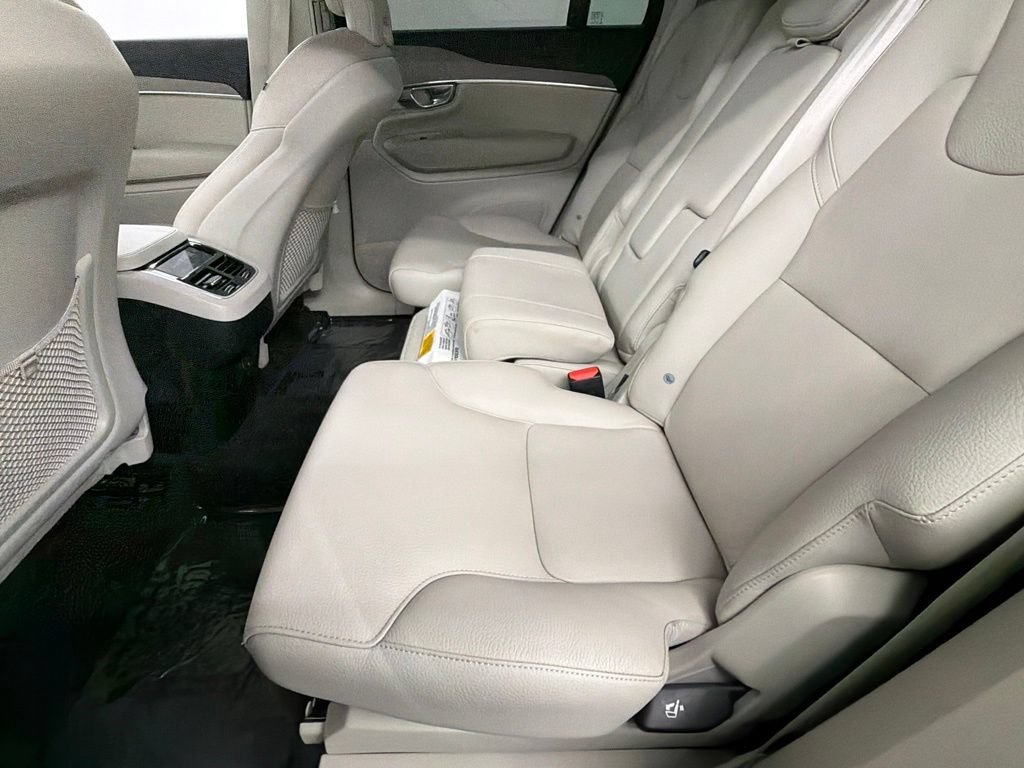 Used 2023 Volvo XC90 B6 Plus AWD/4WD image 40
