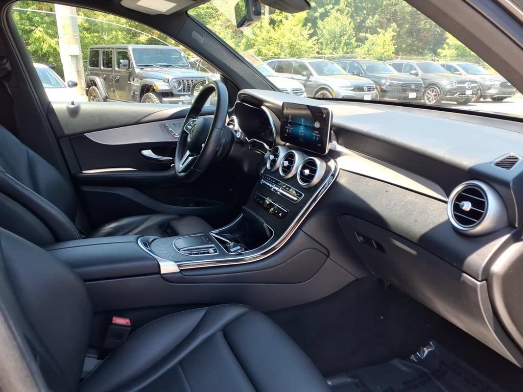 Used 2021 Mercedes-Benz GLC 300 4MATIC image 19