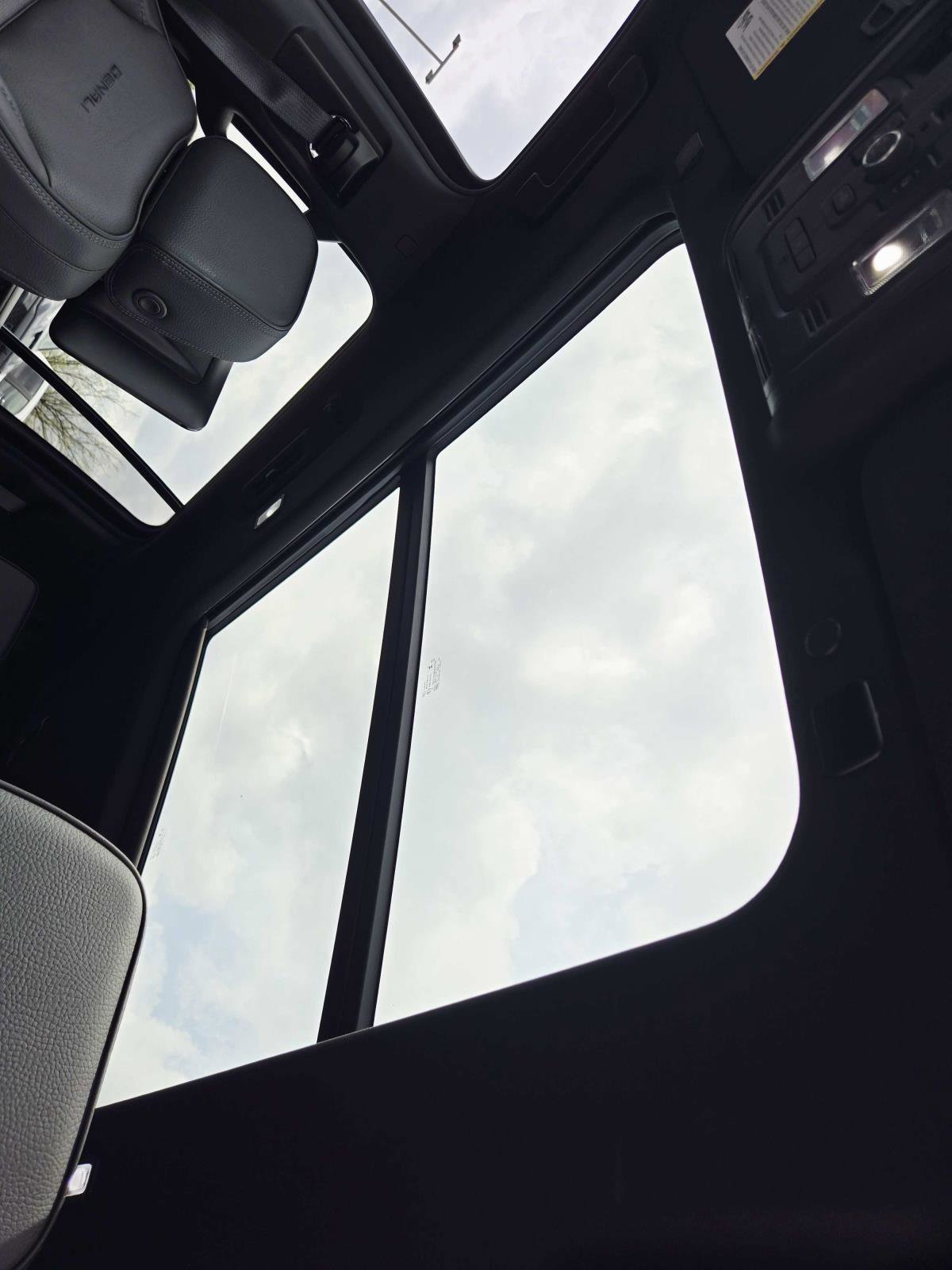 Used 2023 GMC Yukon XL Denali w/ Denali Reserve Package image 10