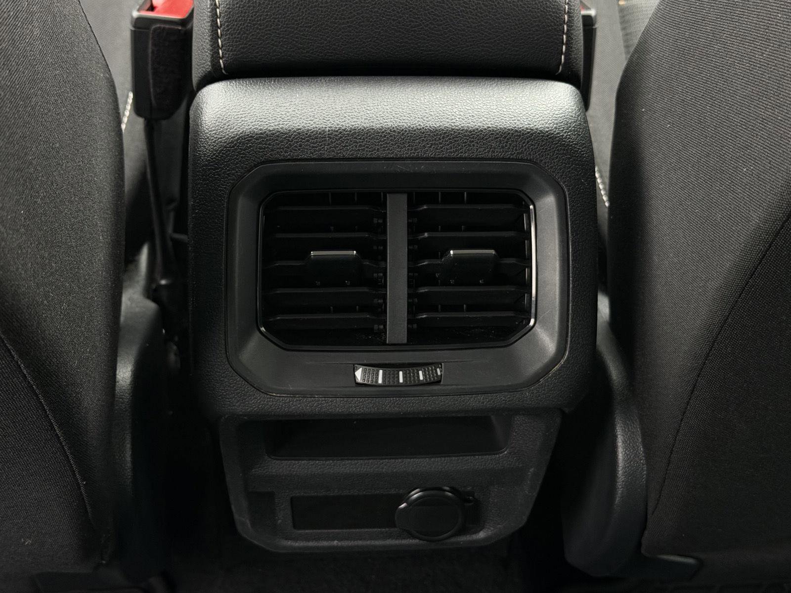 Used 2023 Volkswagen Tiguan S image 8