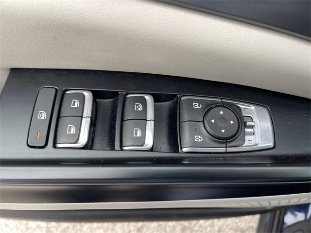 Used 2024 Kia Carnival LX image 30