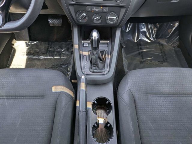 Used 2015 Volkswagen Jetta SE FWD image 18