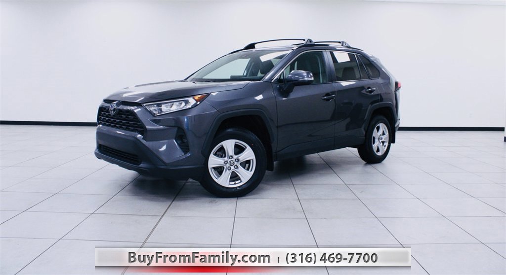 Used 2021 Toyota RAV4 XLE image 1