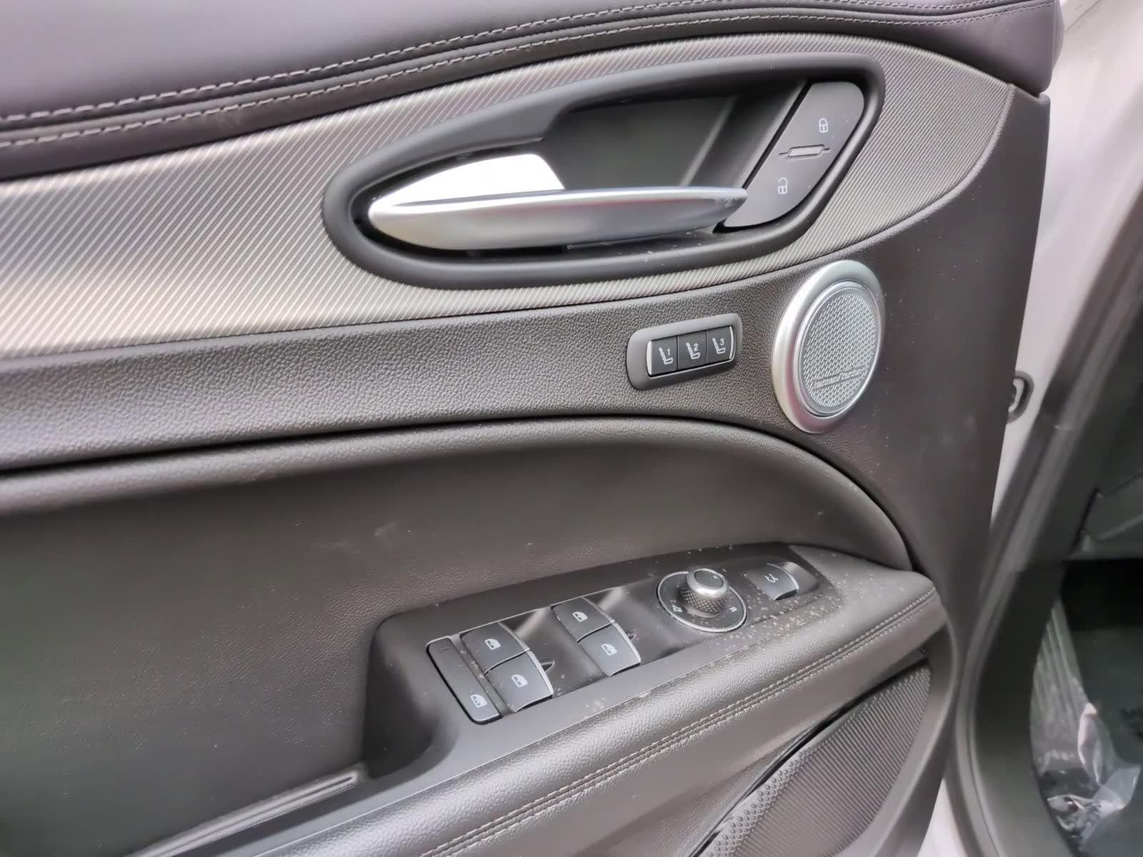 Used 2024 Alfa Romeo Stelvio Veloce image 20