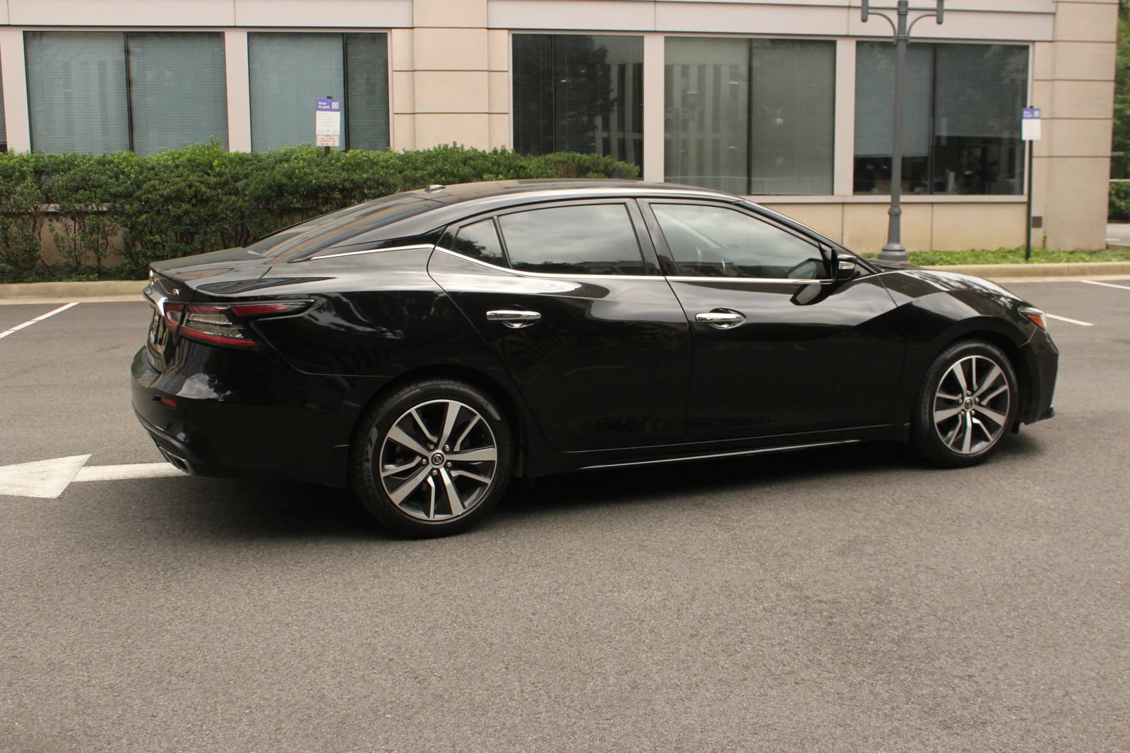 Used 2019 Nissan Maxima 3.5 SV w/ Floor Mat Group FWD image 7