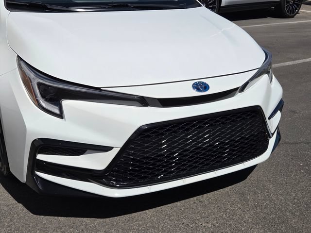 Used 2025 Toyota Corolla SE w/ Convenience Package FWD image 8