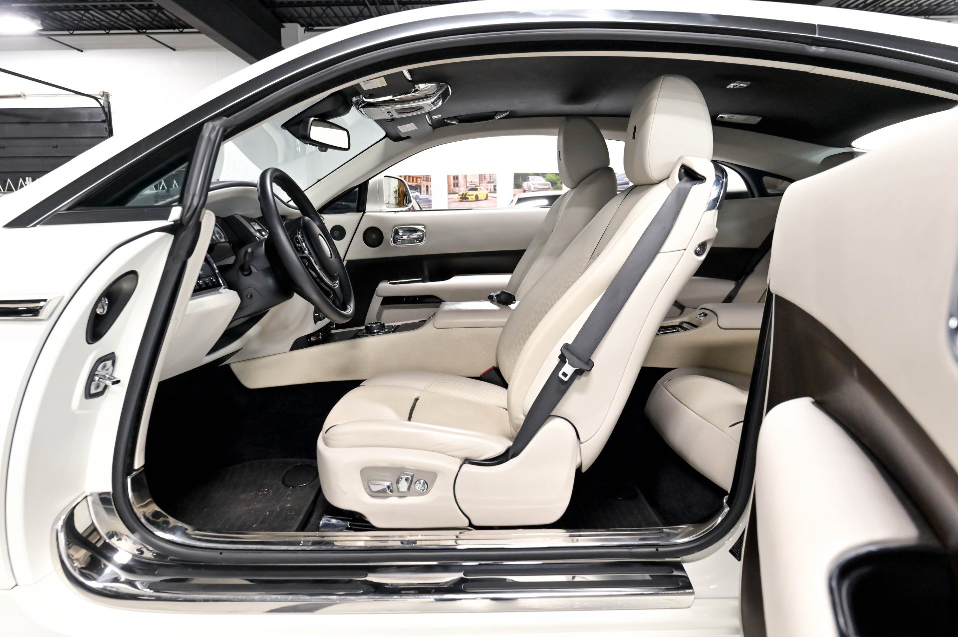 Used 2014 Rolls-Royce Wraith RWD image 5