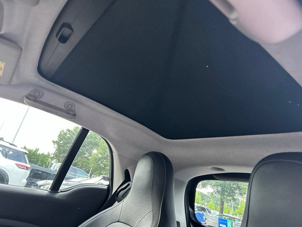 Used 2016 smart fortwo passion RWD image 11