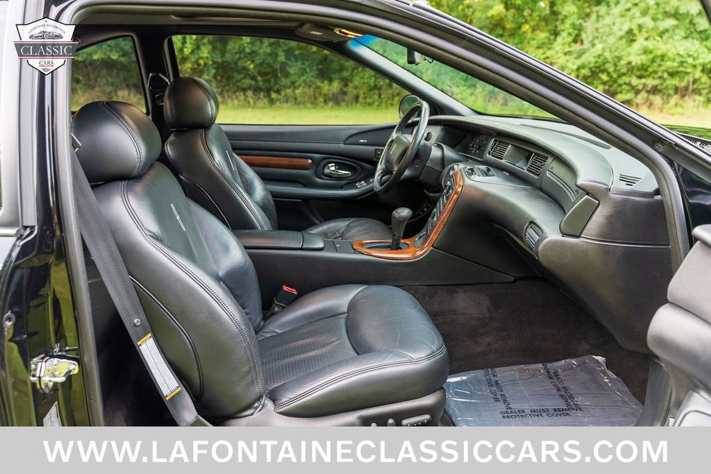 Used 1997 Lincoln Mark VIII LSC RWD image 11