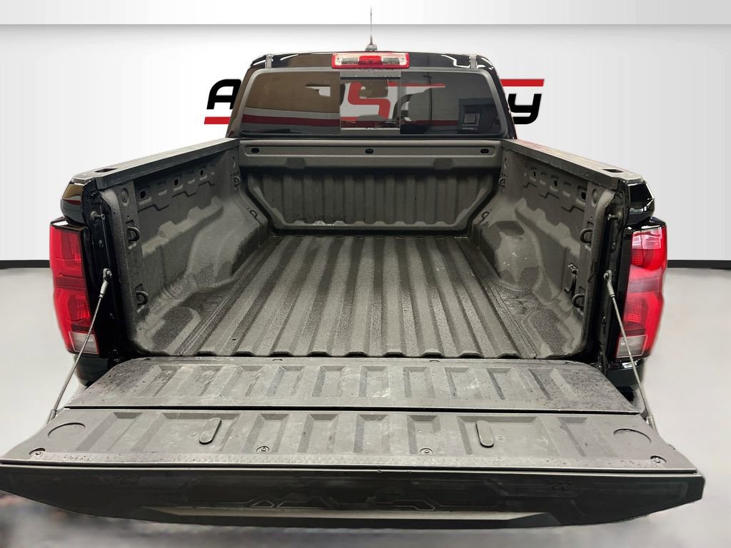 Used 2024 Chevrolet Colorado Z71 w/ Z71 Convenience Package 2 AWD/4WD image 27