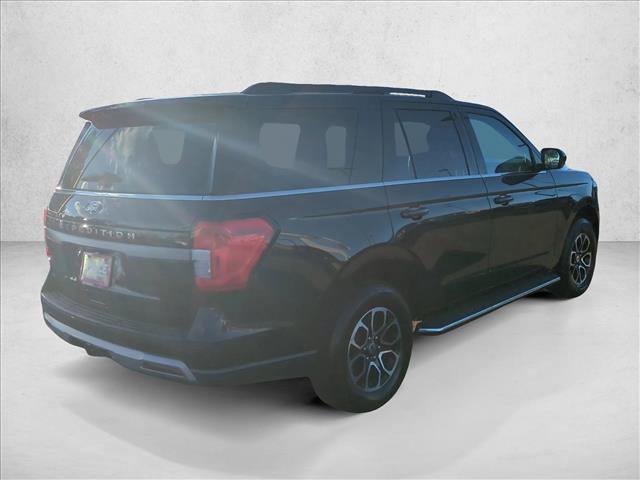 Used 2023 Ford Expedition XLT image 5
