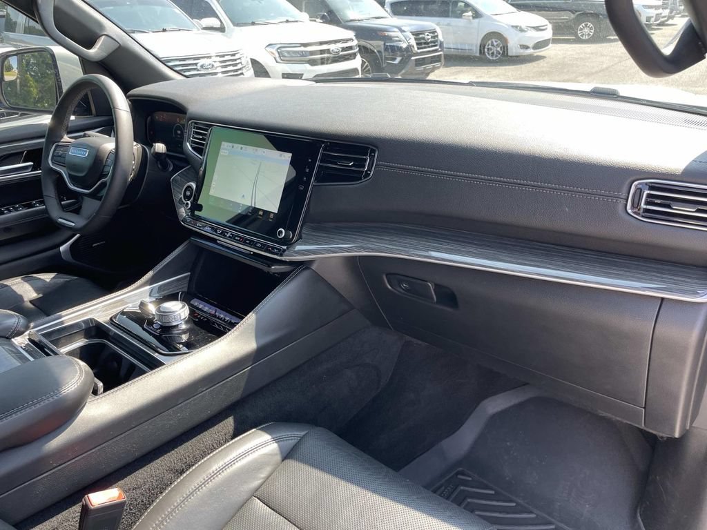 Used 2022 Jeep Wagoneer Series II AWD/4WD image 32