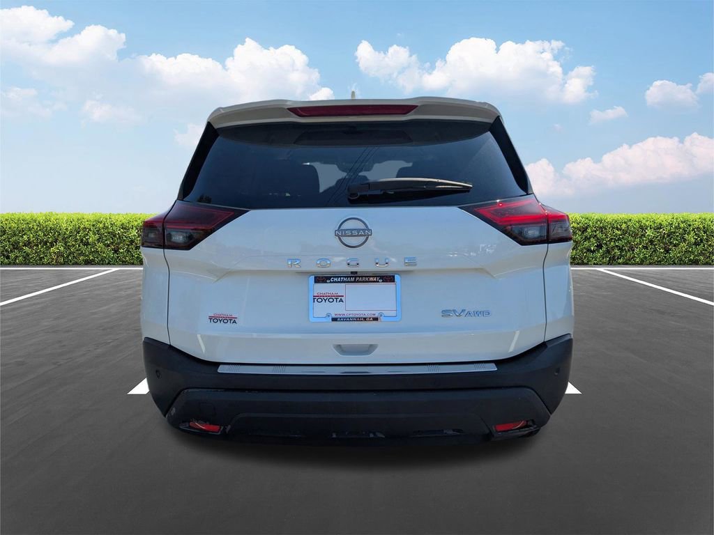 Used 2023 Nissan Rogue SV image 5