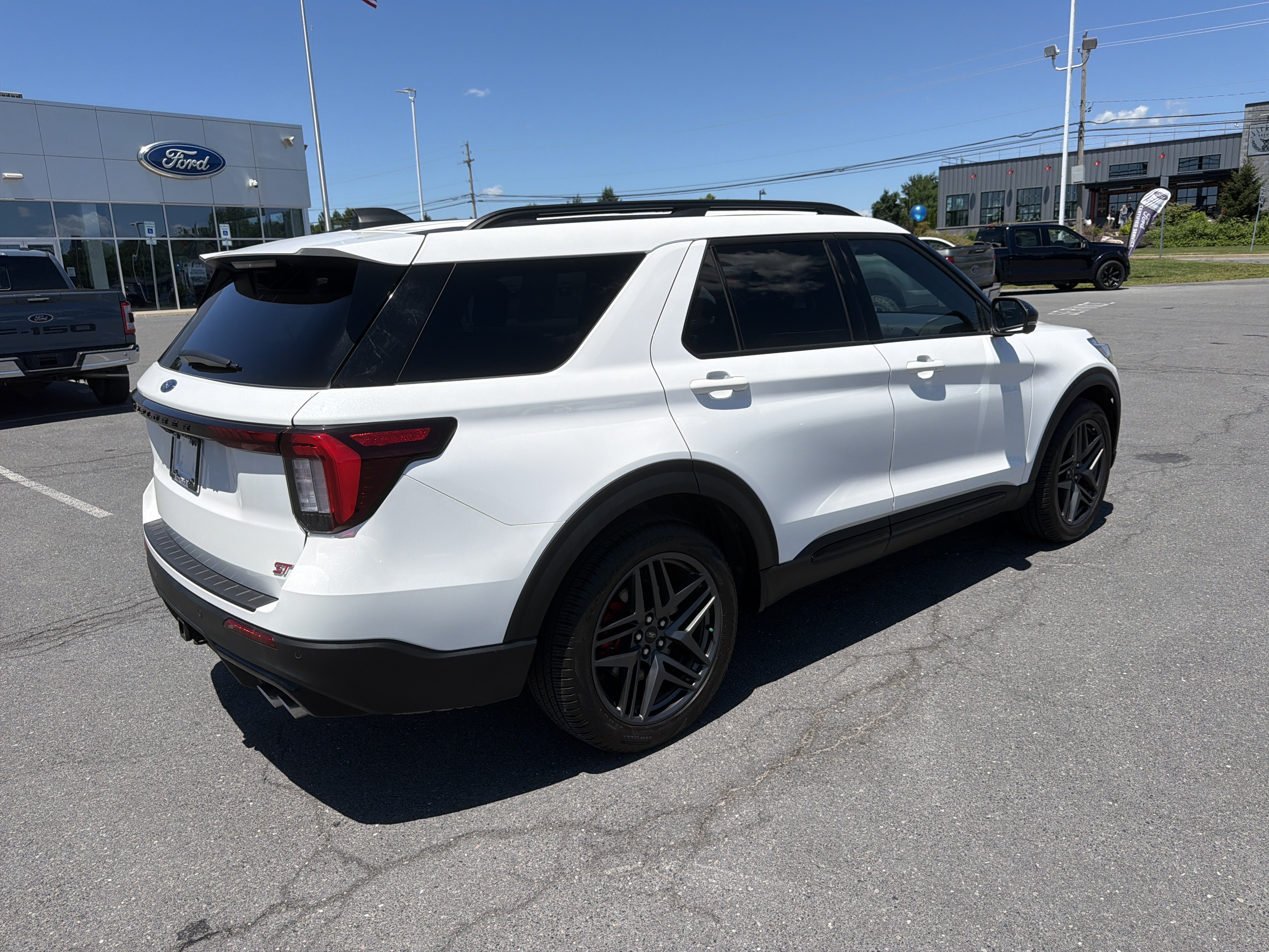 Used 2025 Ford Explorer ST AWD/4WD video 3