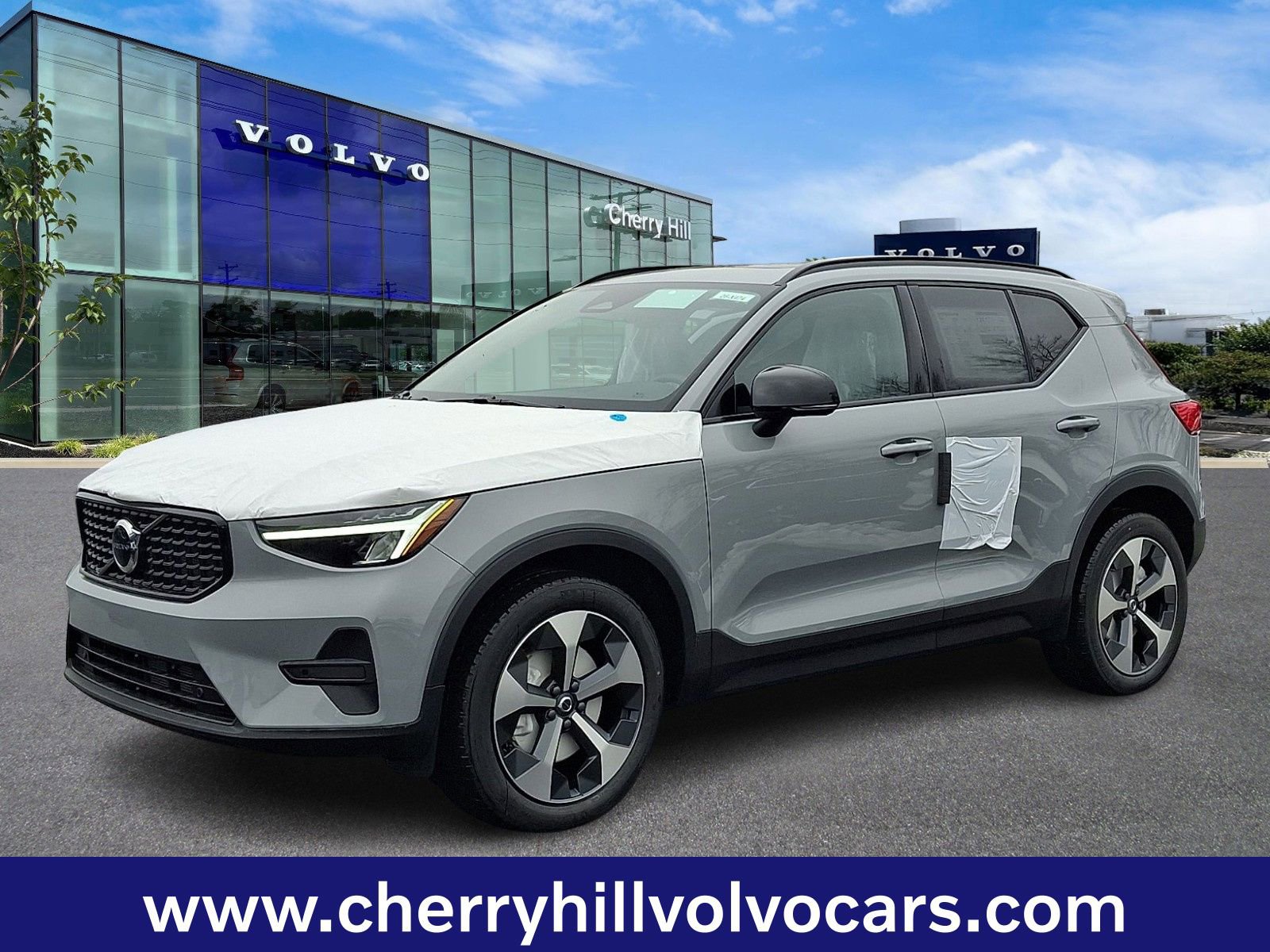 New 2026 Volvo XC40 B5 Core w/ Protection Package Premier image 2