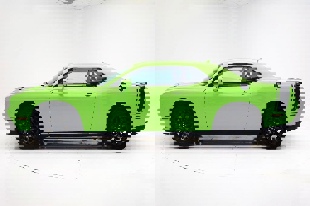 Used 2023 Dodge Challenger SXT w/ Blacktop Package image 5