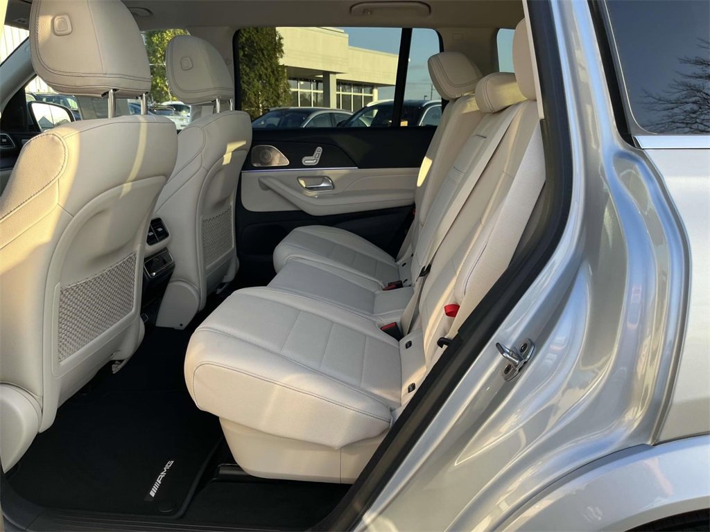 Used 2025 Mercedes-Benz GLS 450 4MATIC image 25