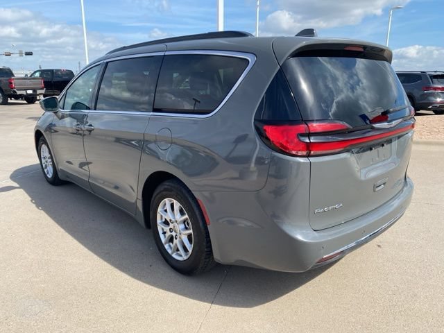 Used 2022 Chrysler Pacifica Touring-L FWD image 5
