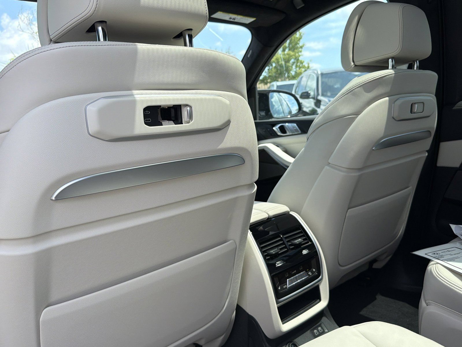 New 2027 BMW X7 M60i AWD/4WD image 22