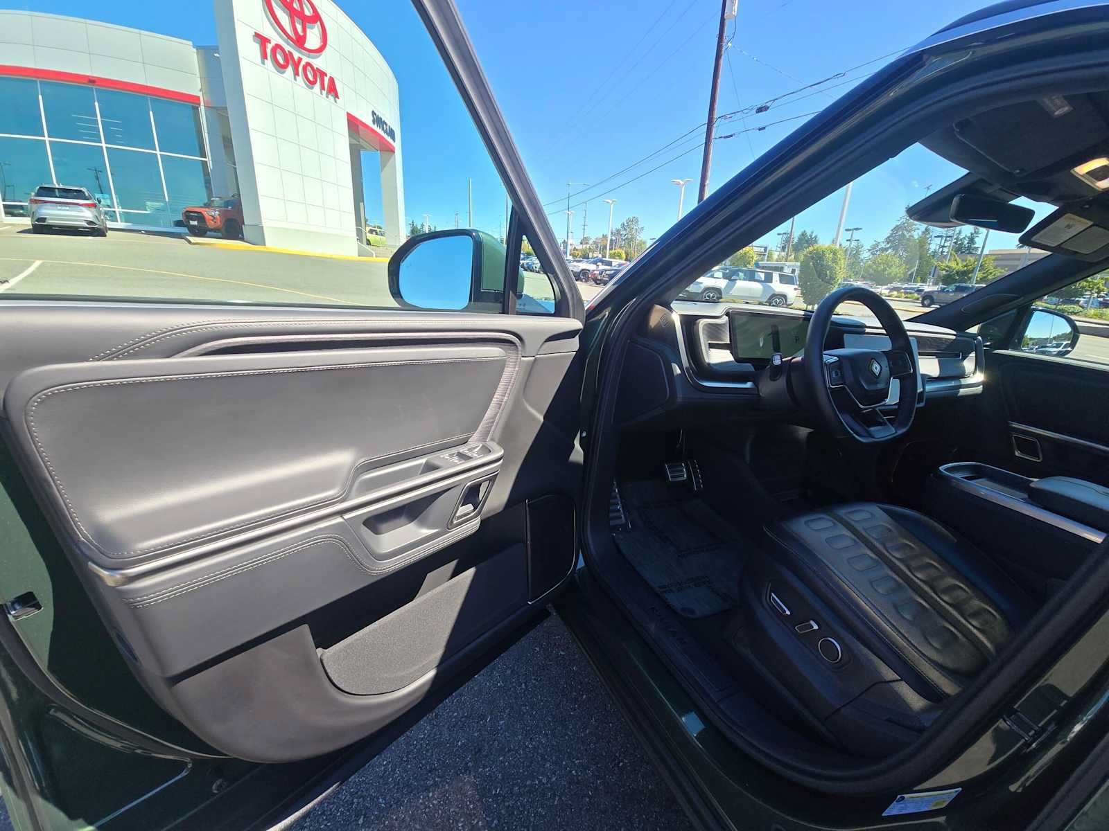 Used 2024 Rivian R1S Adventure Quad AWD/4WD image 20