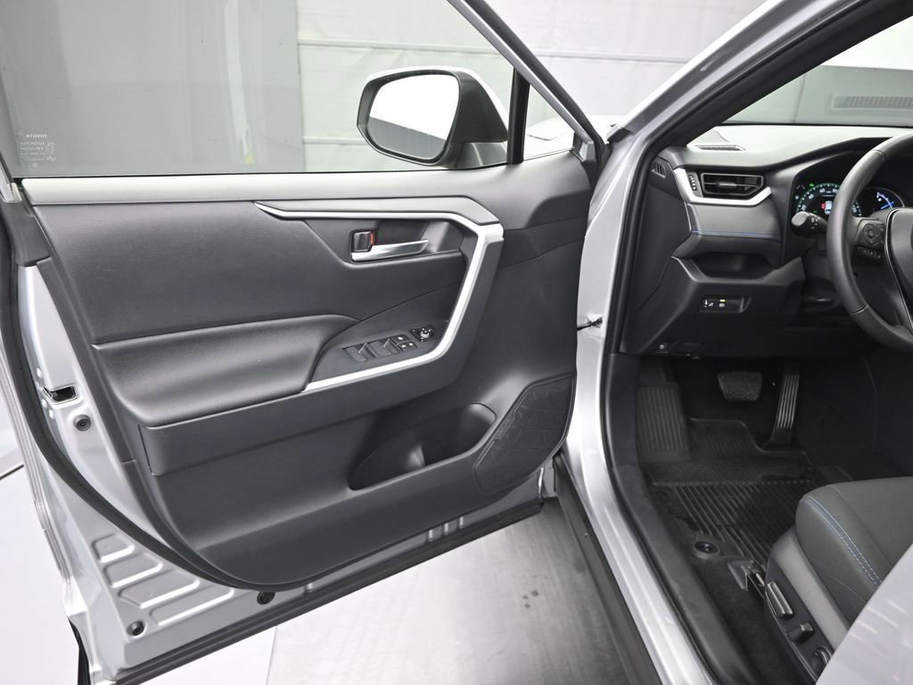 Used 2025 Toyota RAV4 SE AWD/4WD image 14