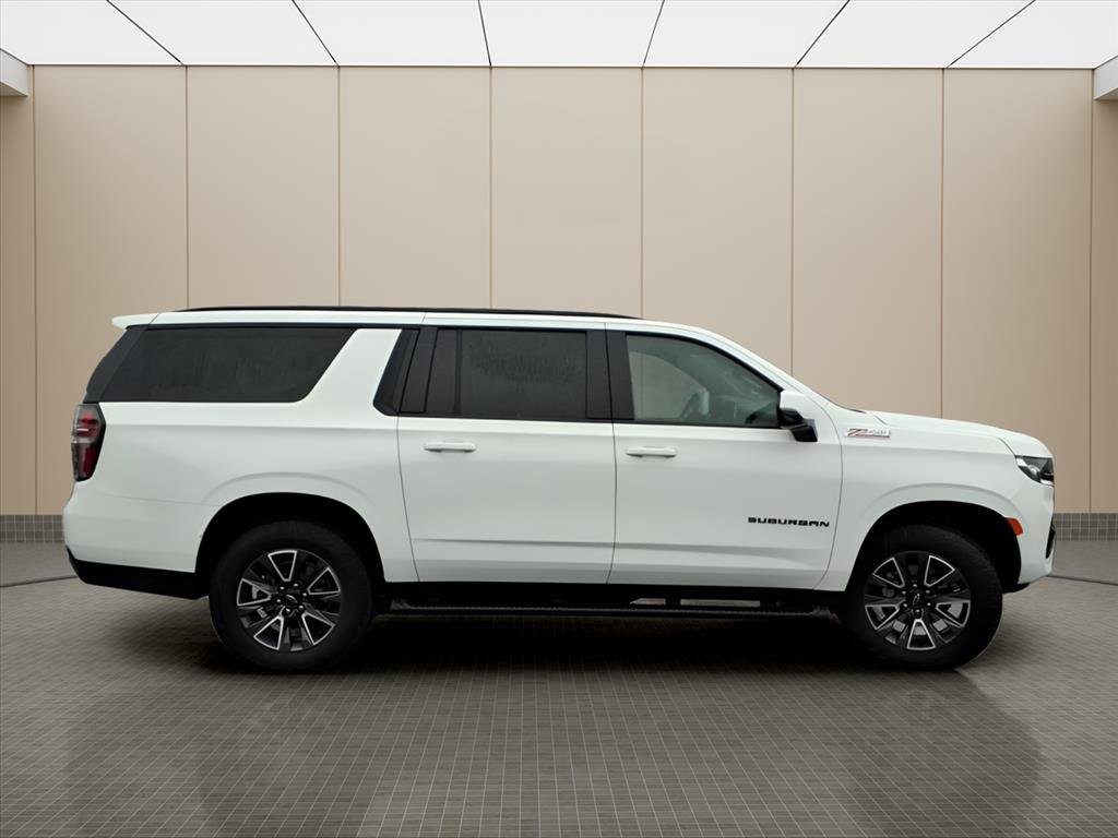Used 2023 Chevrolet Suburban Z71 w/ Luxury Package image 21