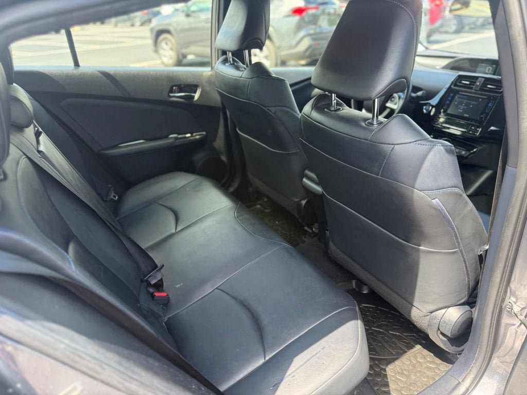 Certified 2016 Toyota Prius Three Touring FWD image 17