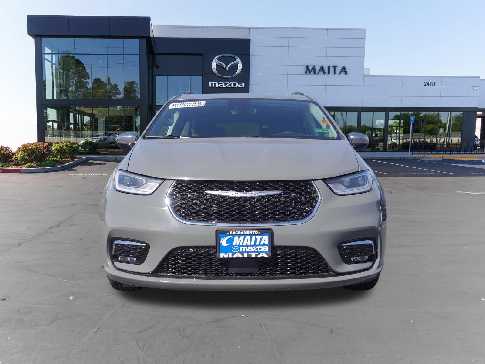 Used 2023 Chrysler Pacifica Limited FWD image 8
