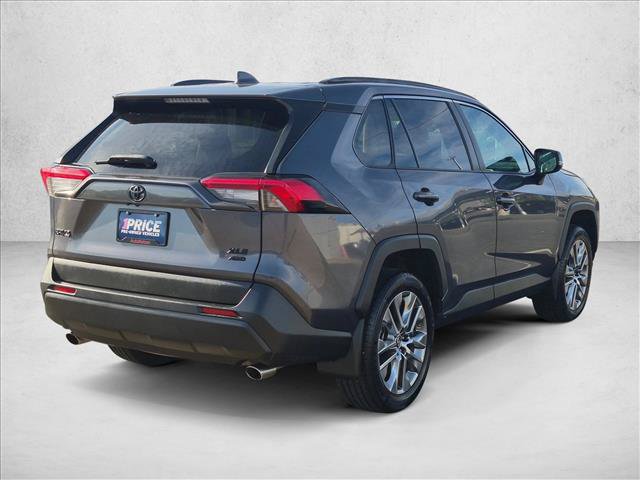 Used 2019 Toyota RAV4 XLE Premium w/ Cold Weather Package AWD/4WD image 5