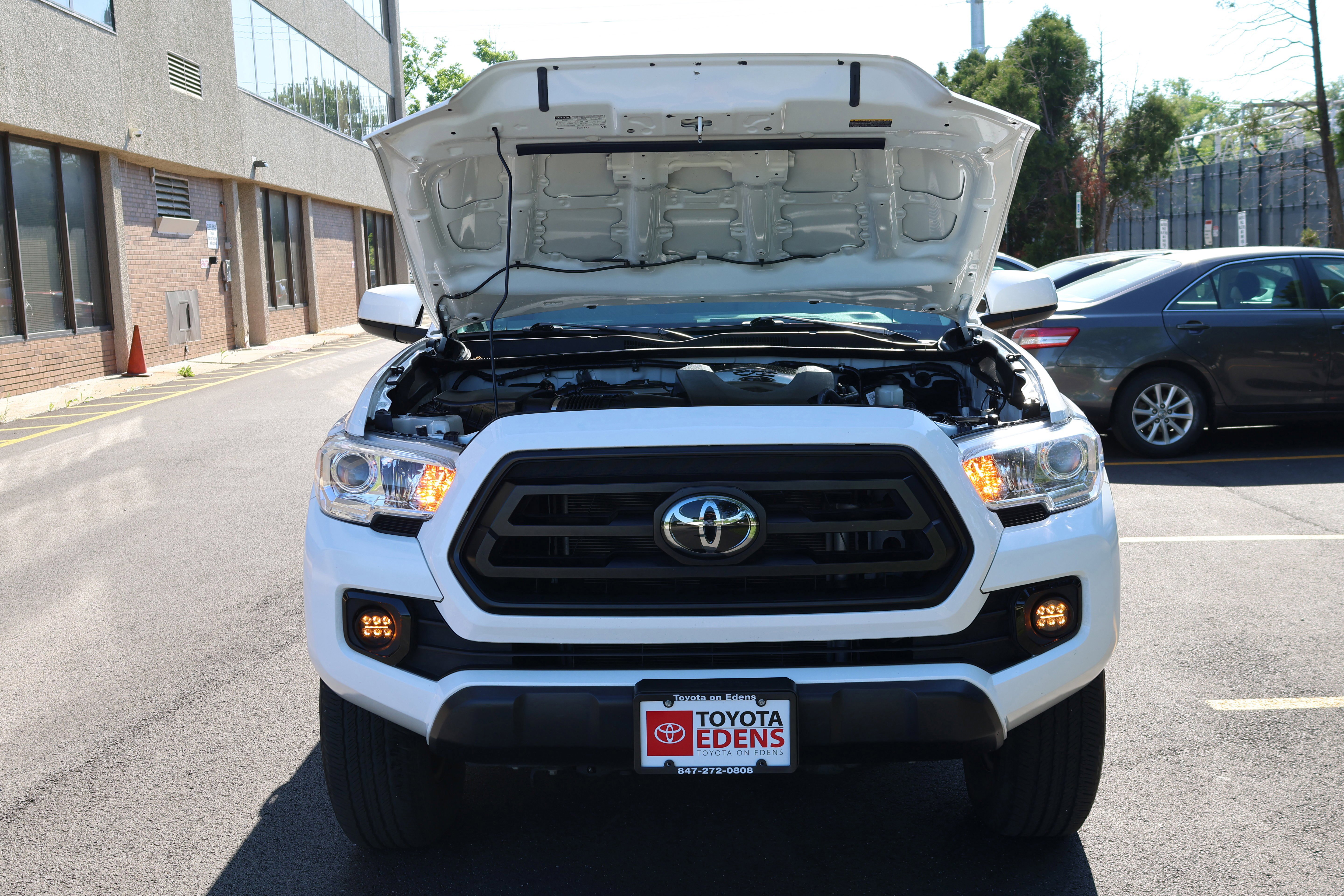 Used 2023 Toyota Tacoma SR AWD/4WD image 9