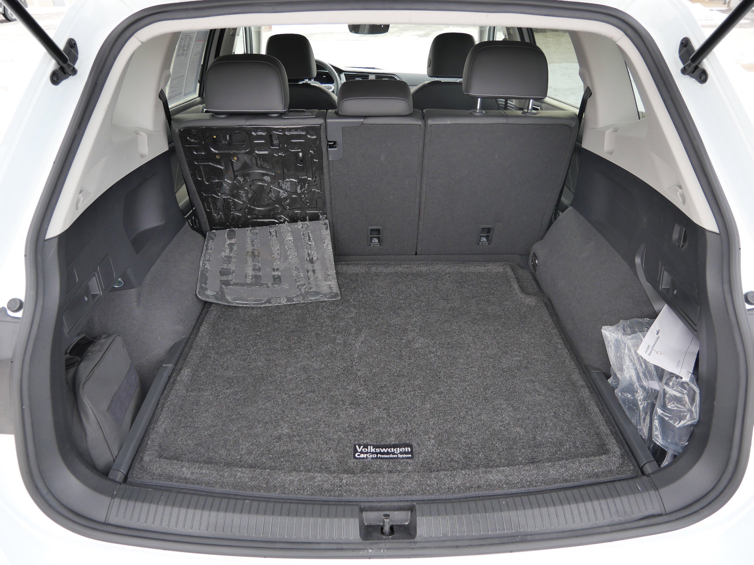 Certified 2022 Volkswagen Tiguan SE image 18