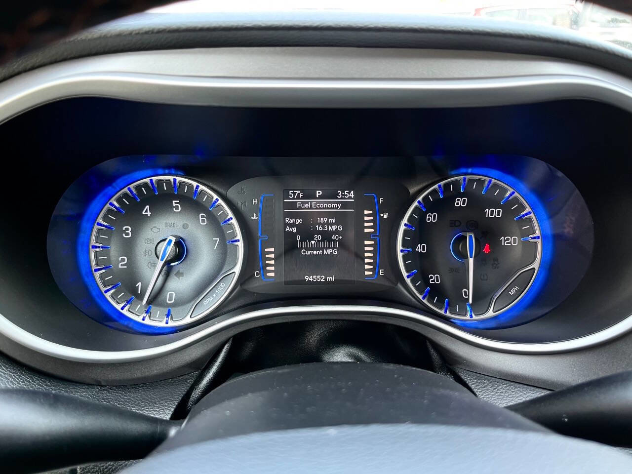 Used 2020 Chrysler Pacifica Touring-L image 19