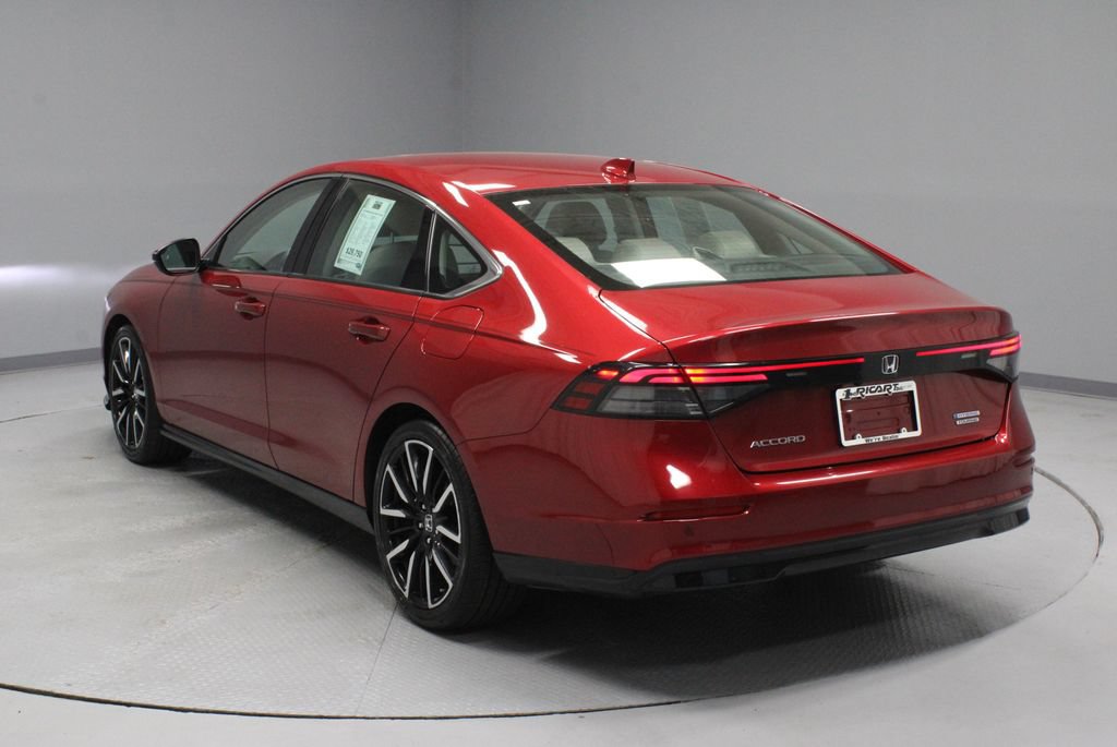 Used 2024 Honda Accord Touring image 8