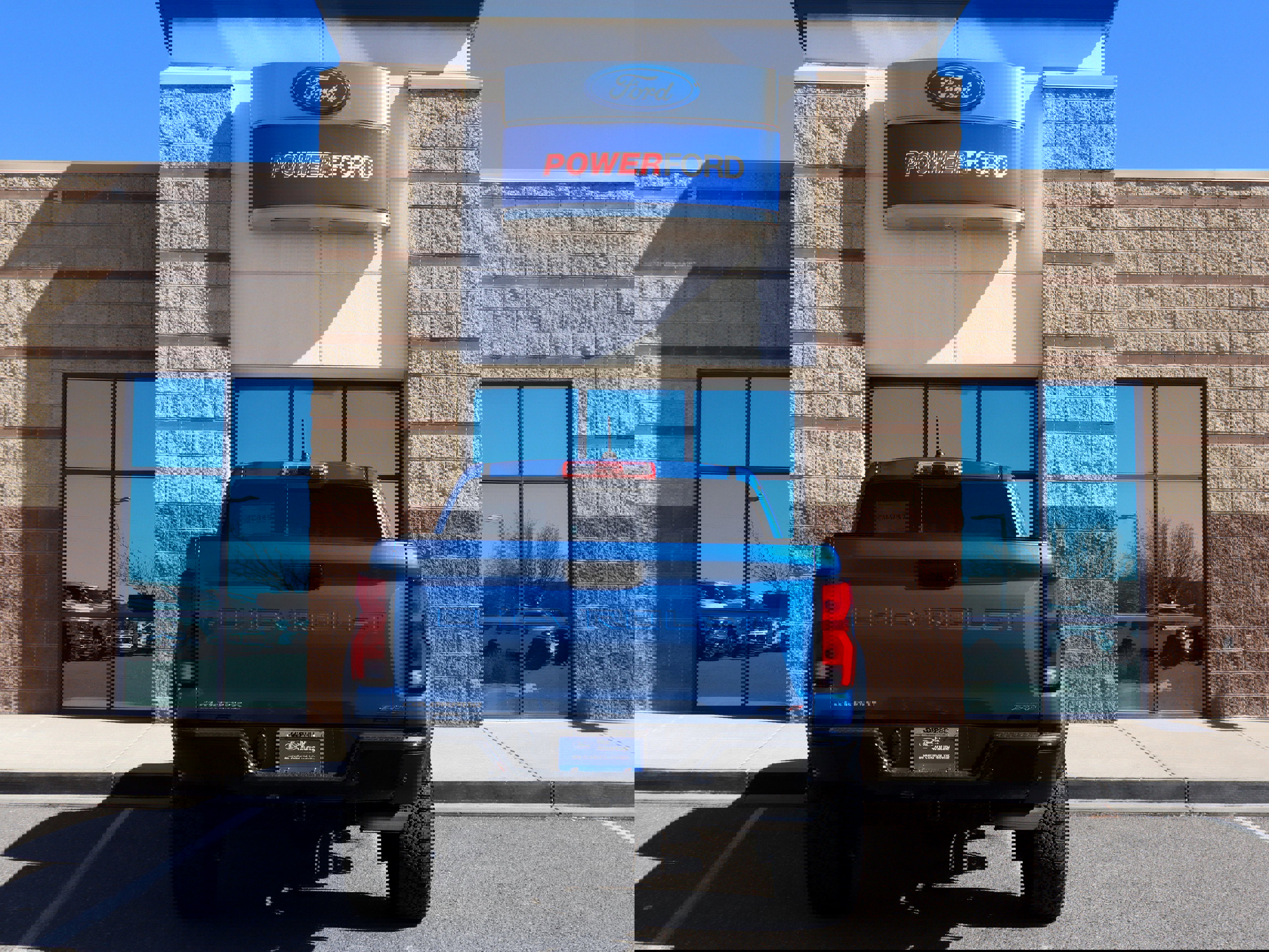 Used 2023 Chevrolet Colorado ZR2 w/ ZR2 Convenience Package III image 7