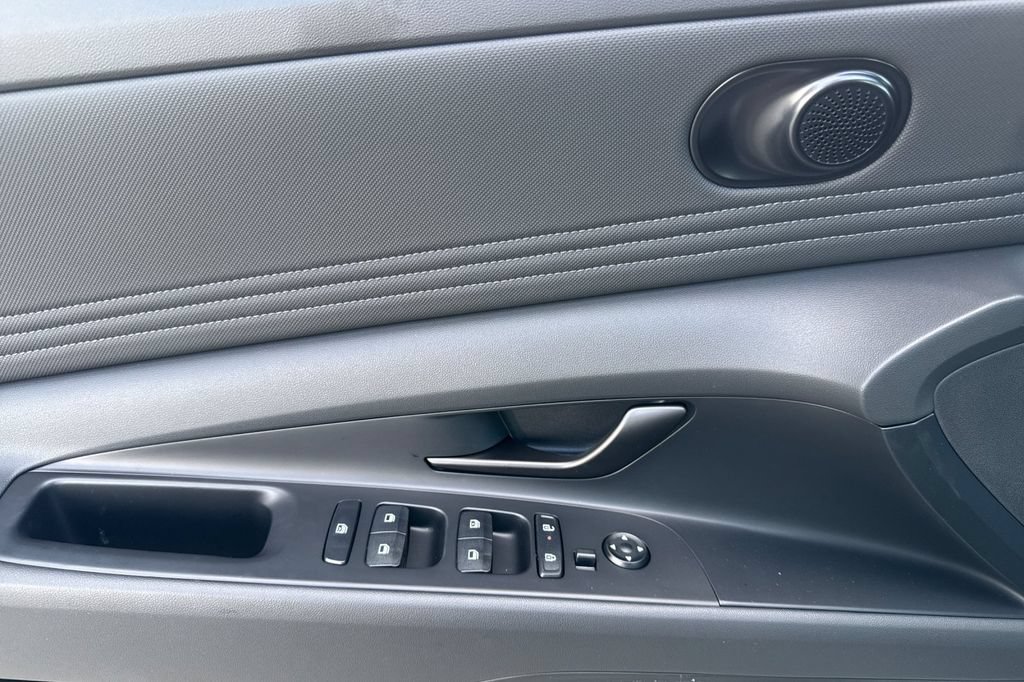 New 2026 Hyundai Elantra SEL Sport Premium FWD image 10