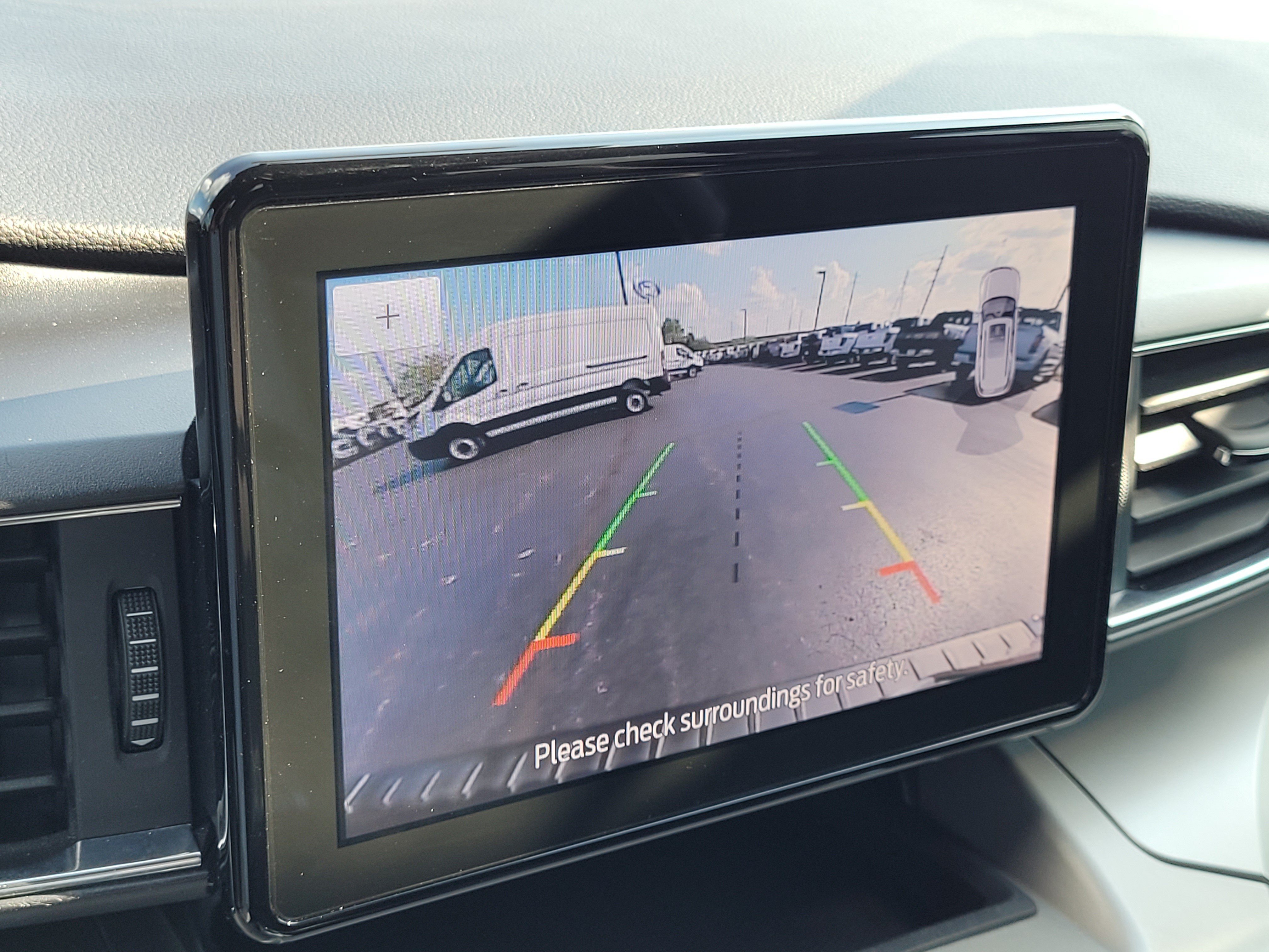 Used 2022 Ford Explorer XLT w/ Equipment Group 202A AWD/4WD image 21