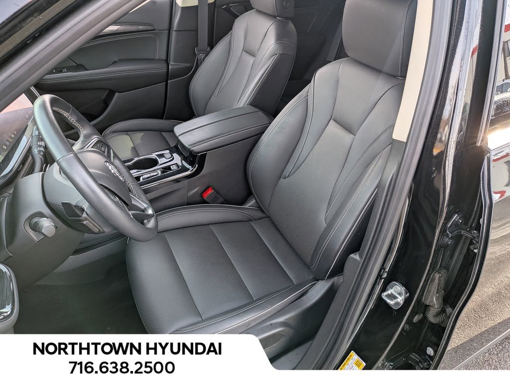 Used 2023 Buick Envision Essence image 9