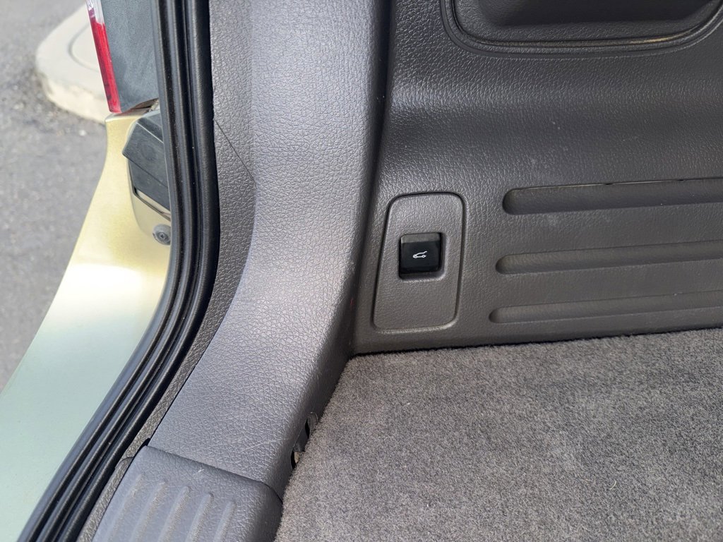 Used 2013 Ford Edge Limited image 25