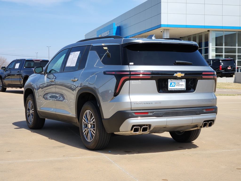 Used 2024 Chevrolet Traverse LT image 6