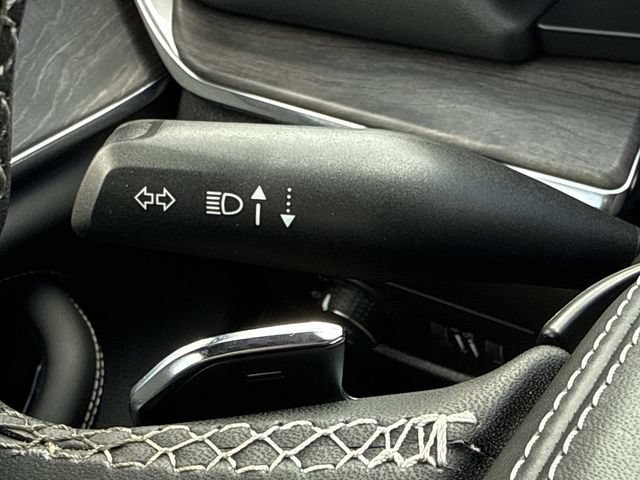 Used 2024 Jeep Grand Cherokee Overland w/ Luxury Tech Group IV AWD/4WD image 18
