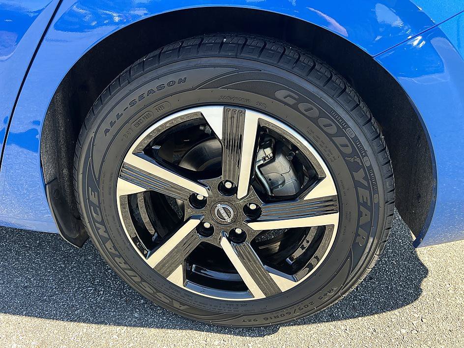 Certified 2025 Nissan Sentra SV FWD image 10